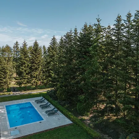 Lesny - Shuuumi Apartment